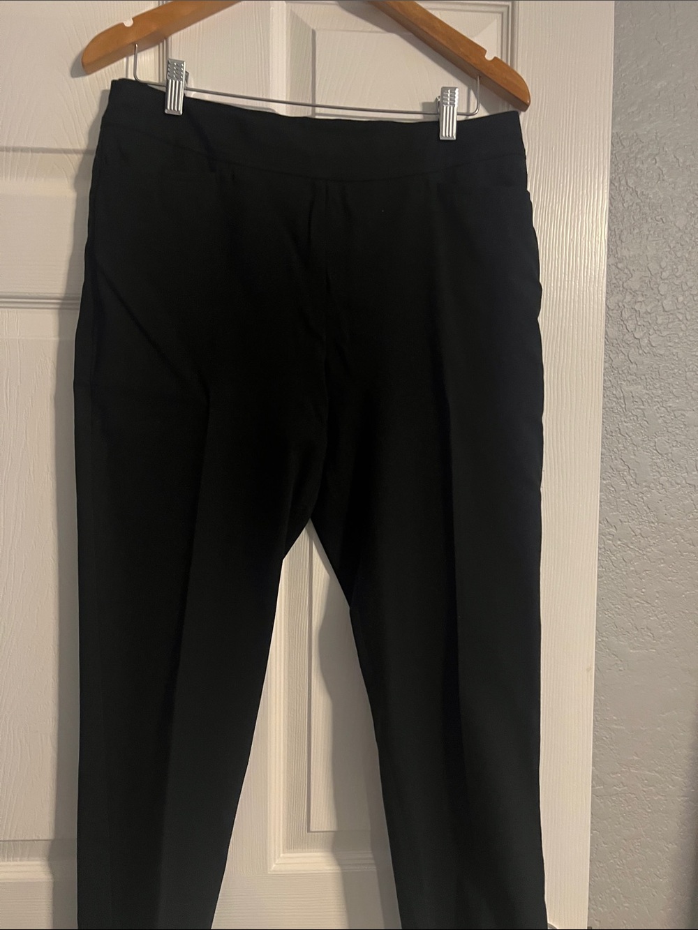 Chico's Black ever so slimming trousers